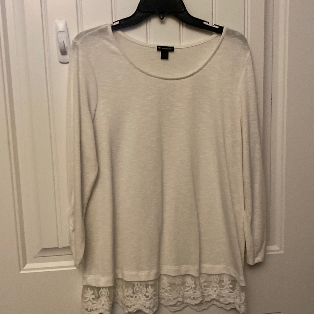 62) New Direction Sz.L White/winter white top w/ lace